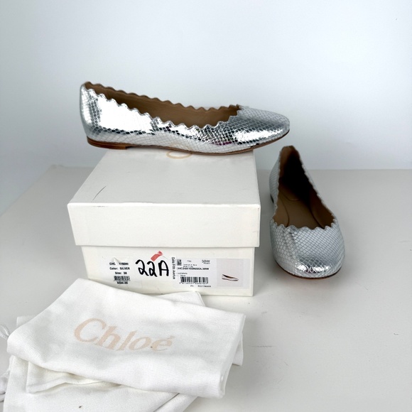 CHLOE Lauren Scalloped Ballet Silver Leather Flat Shoes 38, 7.5 - Picture 2 of 12